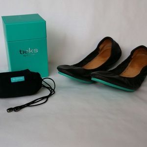 Tieks - Matte Black Ballet Flats - Bag, black carrying bag and box included!